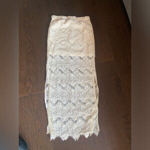 Gorgeous long vintage skirt size small cream color